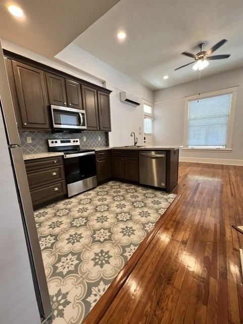 516 E 8th St #A - Photo 7 of 19