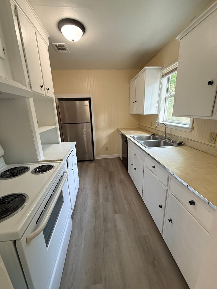 1537 E Gibson St - Photo 2 of 14