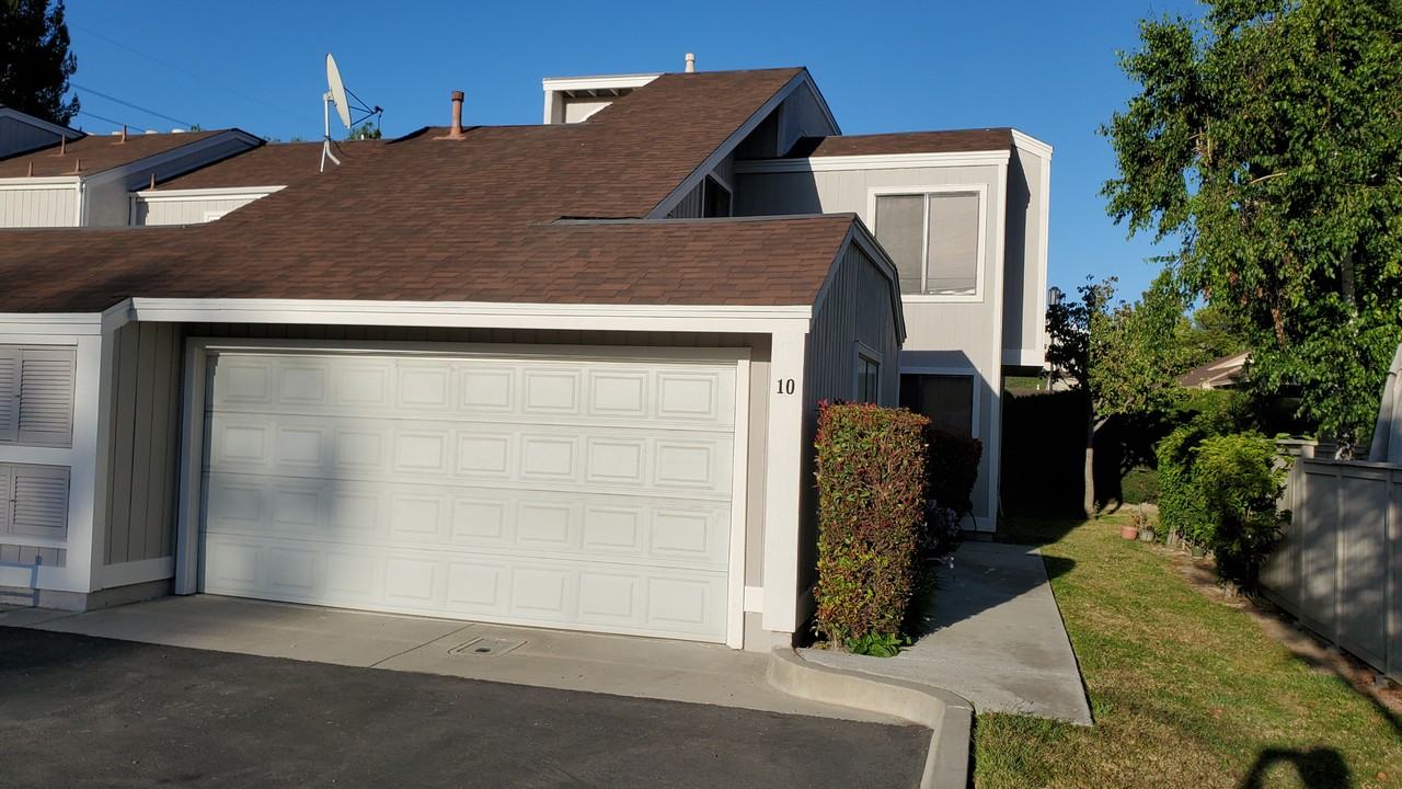 10 Autumn Hill Ln #NA - Photo 2 of 17