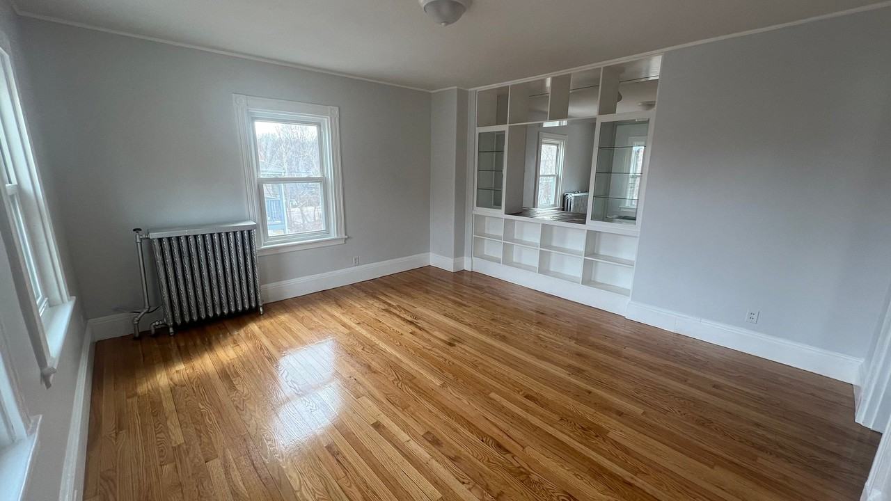 1 Hyde Park St - Photo 4 of 9