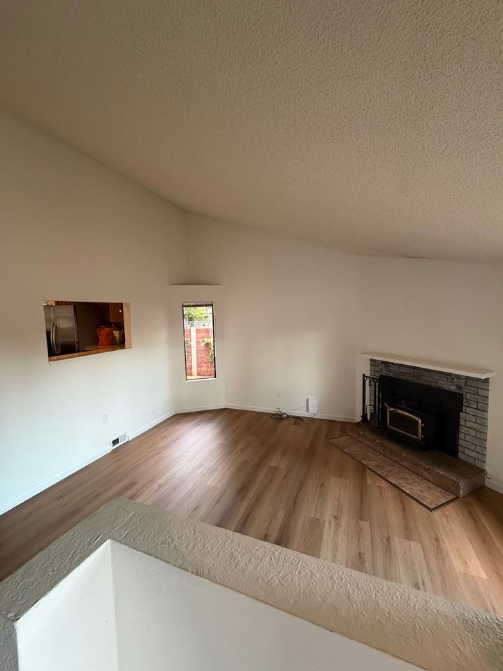 6312 49th Dr Ne - Photo 3 of 12