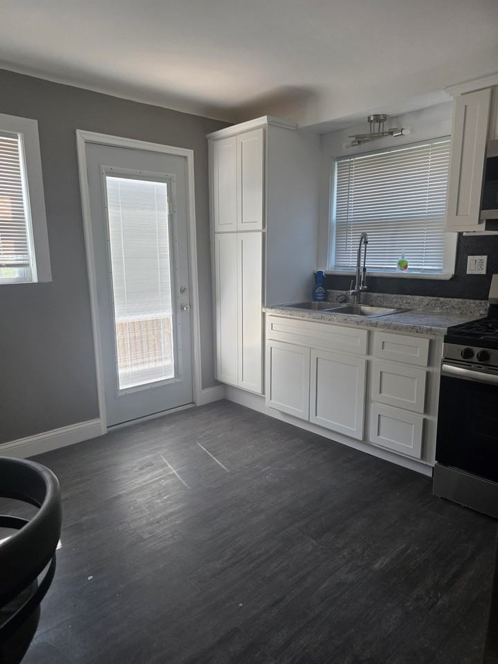 6004 N Pointe Blvd - Photo 6 of 9