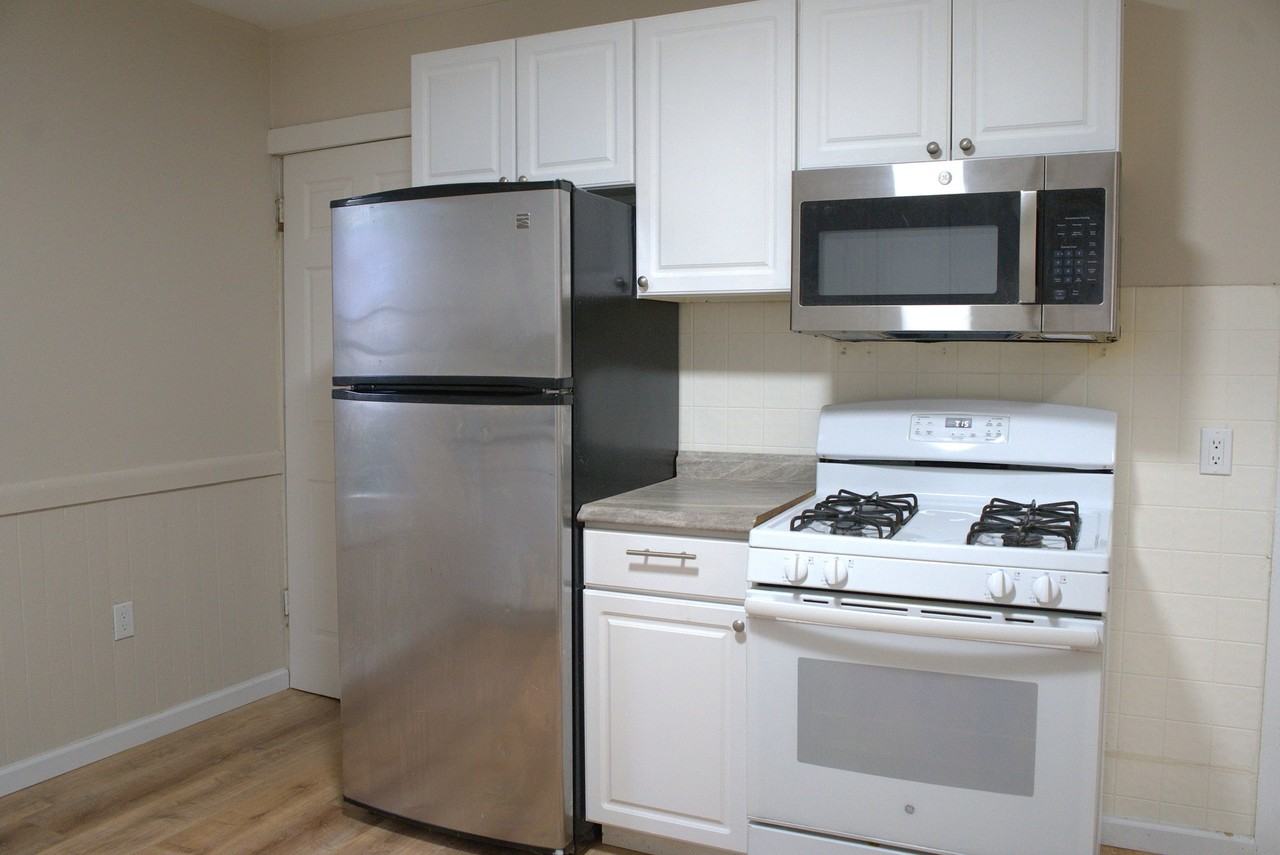 120 Cottage St - Photo 5 of 7