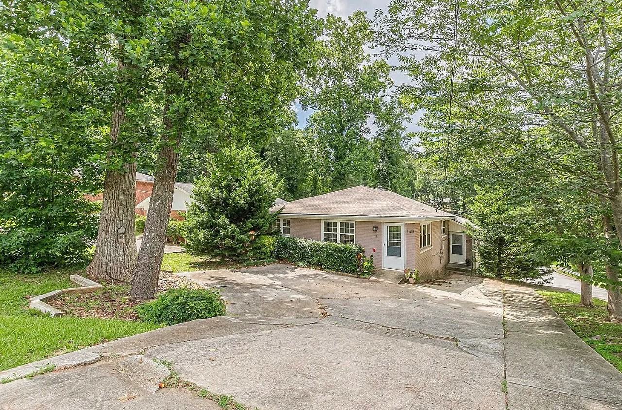 1121 Glendale Dr - Photo 2 of 17