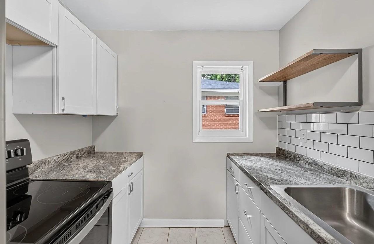 1121 Glendale Dr - Photo 5 of 17