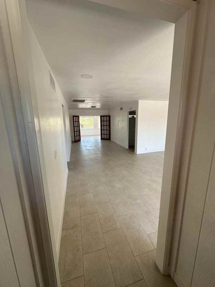 5302 W Puget Ave - Photo 3 of 17