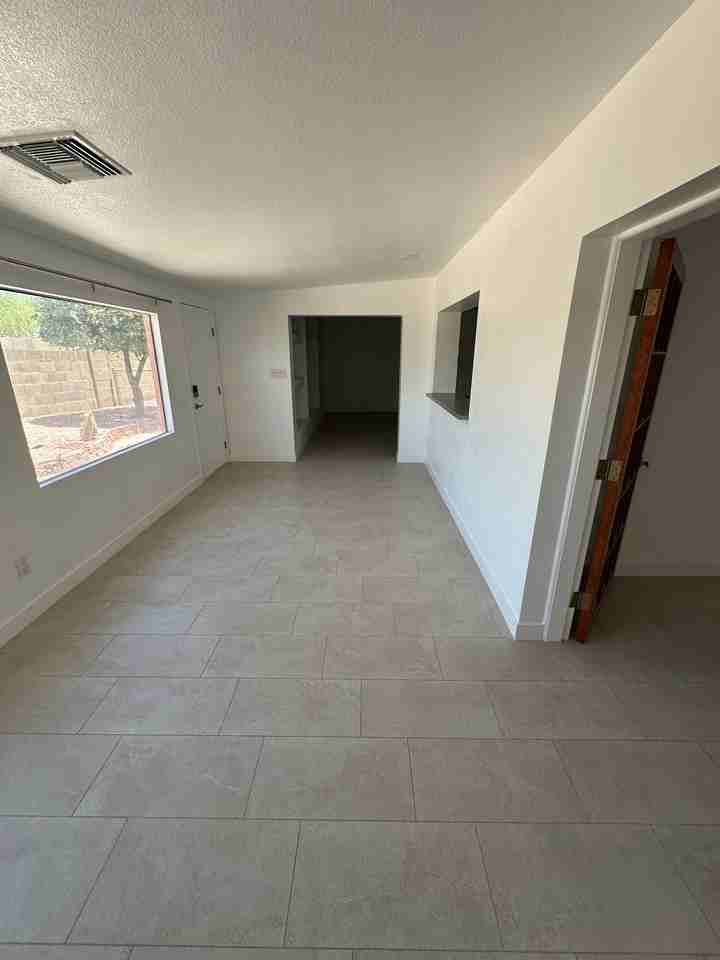 5302 W Puget Ave - Photo 4 of 17
