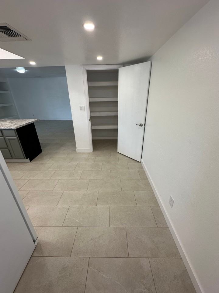 5302 W Puget Ave - Photo 5 of 17