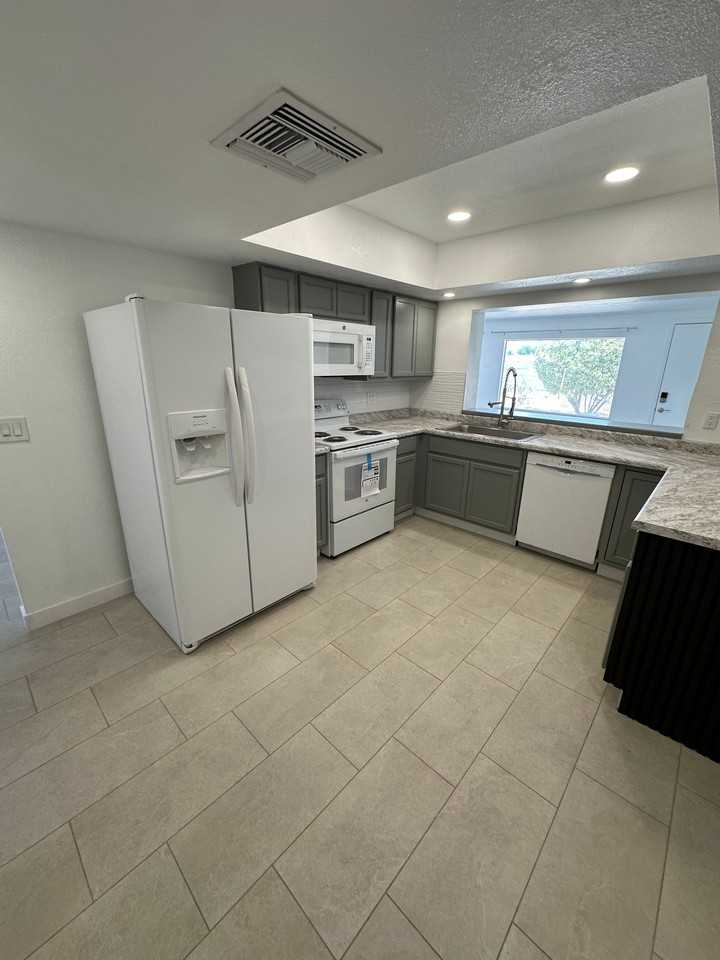 5302 W Puget Ave - Photo 7 of 17