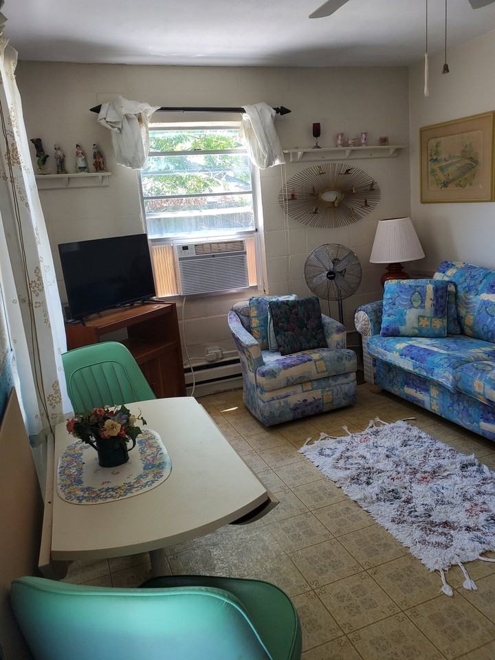 805 Ocean Ave - Photo 4 of 10