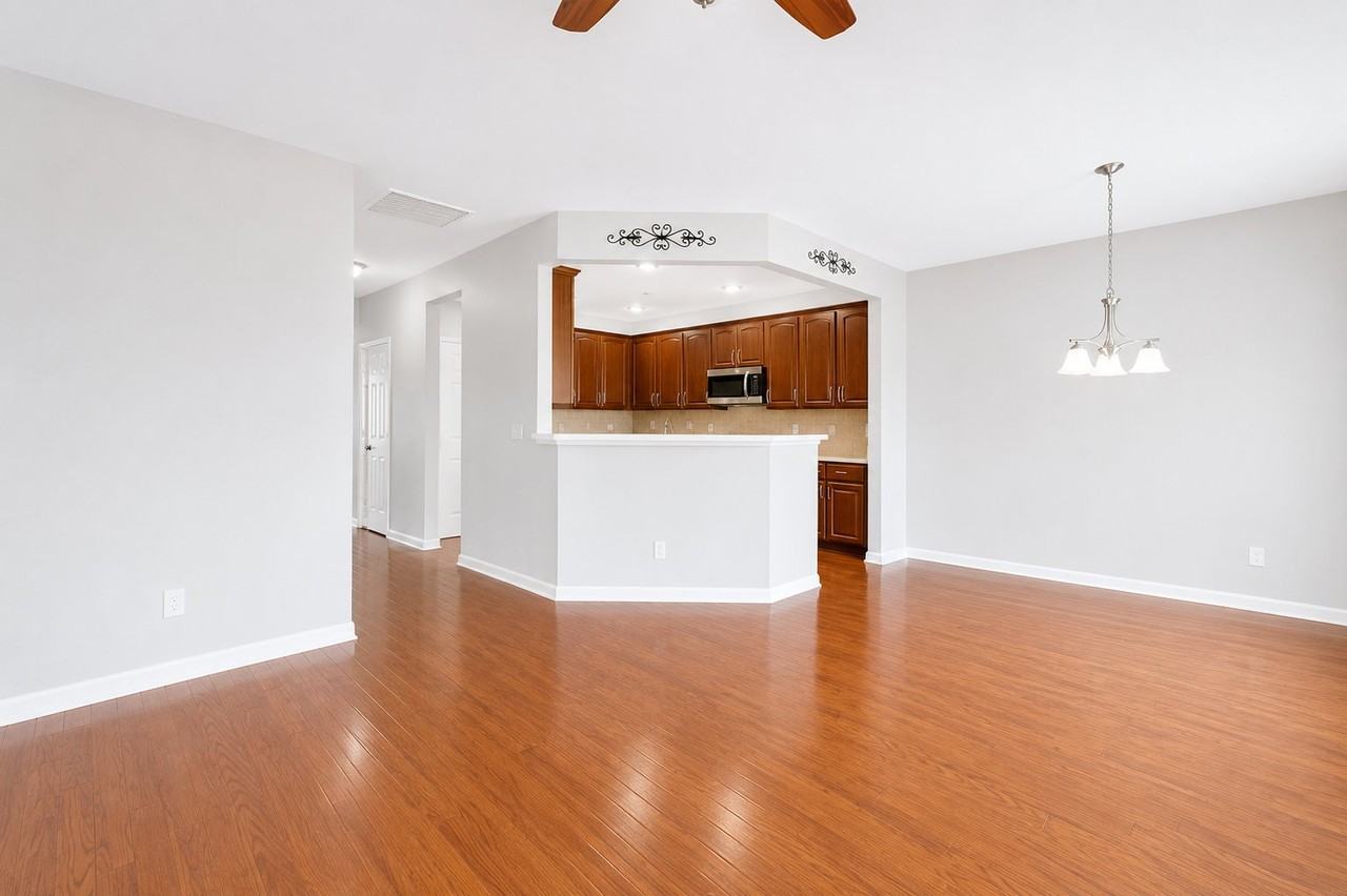 9002 Meadow View Dr - Photo 6 of 9