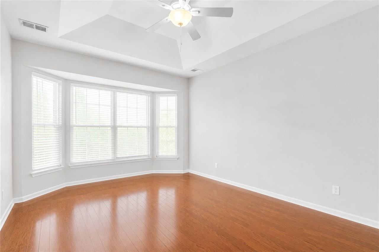 9002 Meadow View Dr - Photo 7 of 9