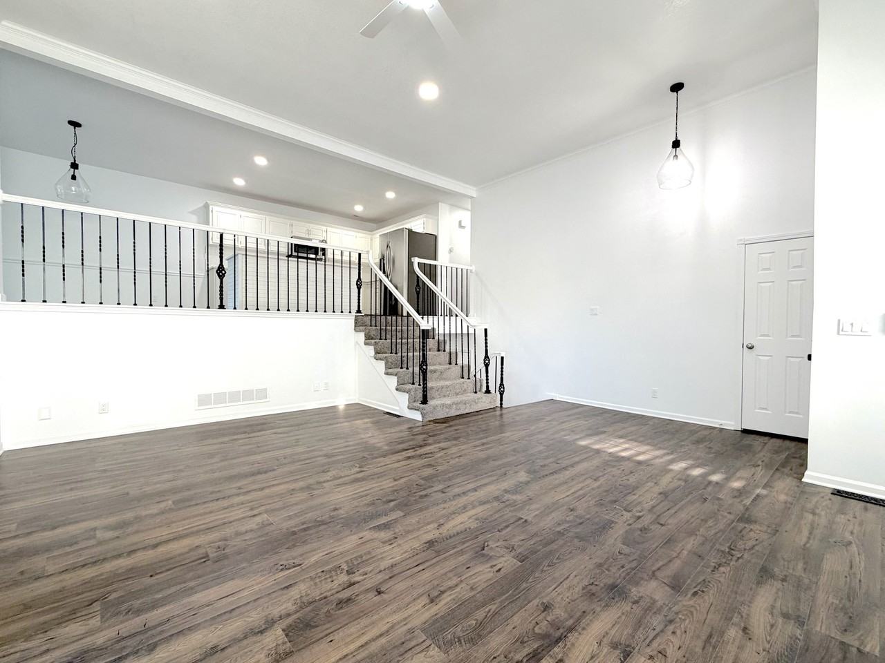 15613 W 90th St - Photo 3 of 18