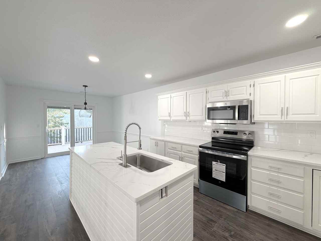 15613 W 90th St - Photo 7 of 18
