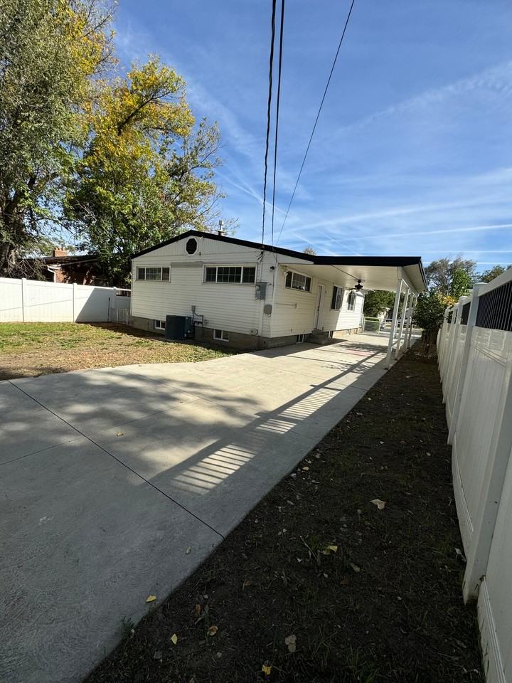 2888 Sw - Photo 3 of 20
