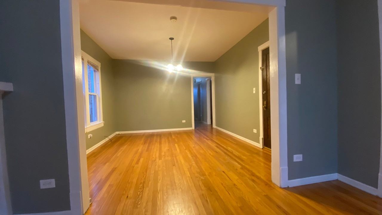 5235 W Montrose Ave #2 - Photo 3 of 15