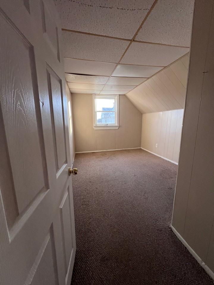 138 Reiman St - Photo 4 of 4