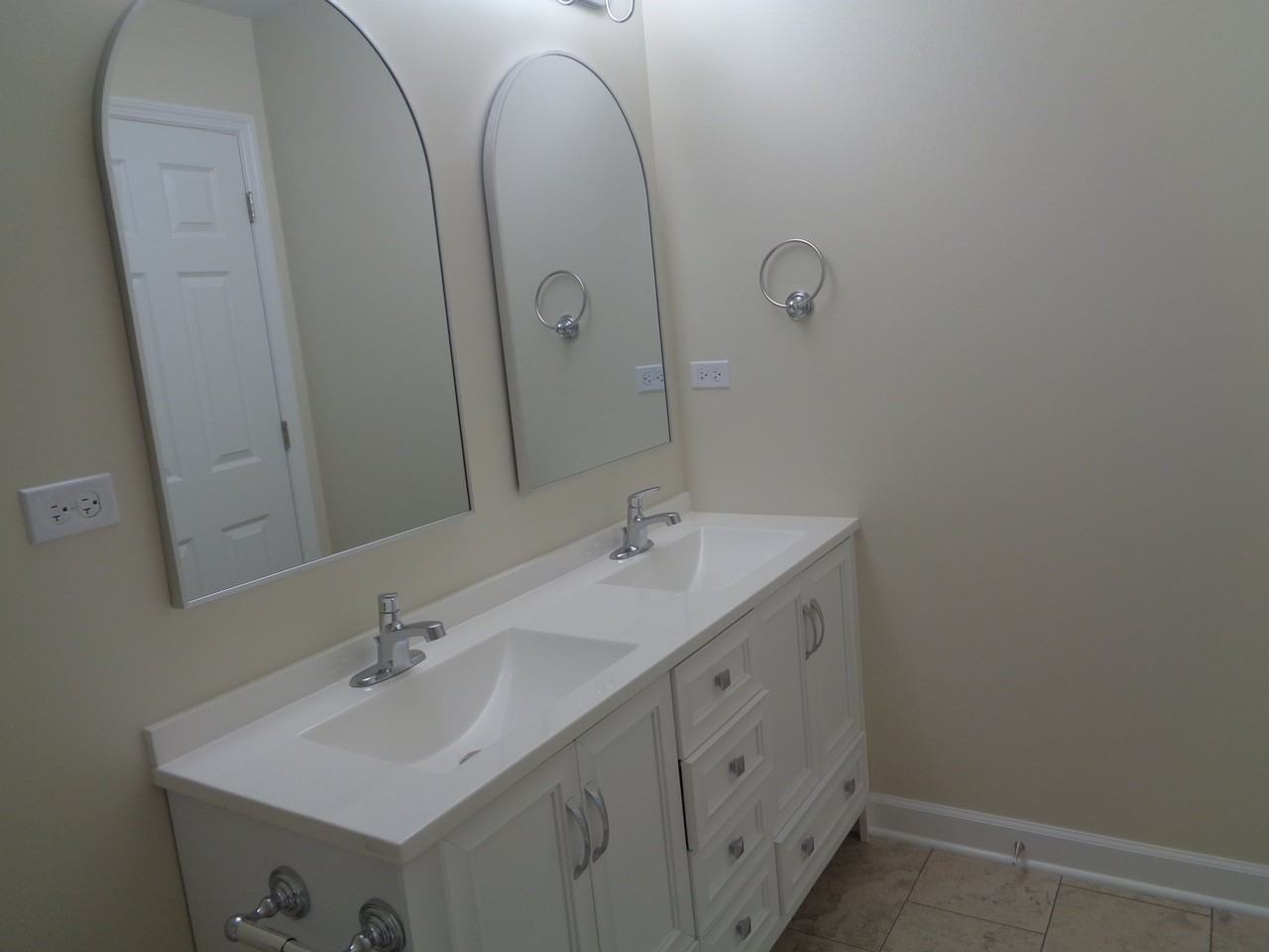 115 Essington Rd #10 - Photo 3 of 9