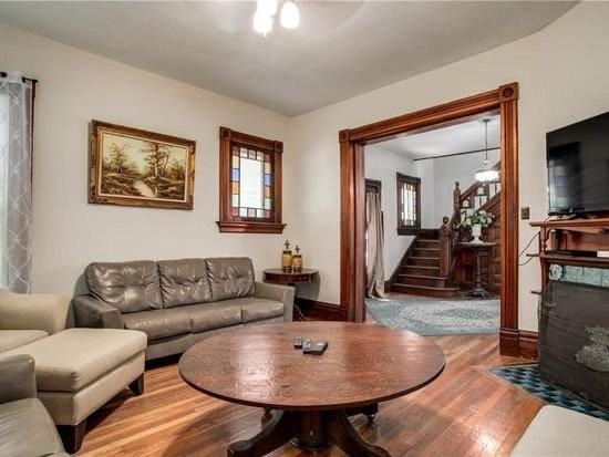 914 S Washington St - Photo 2 of 13