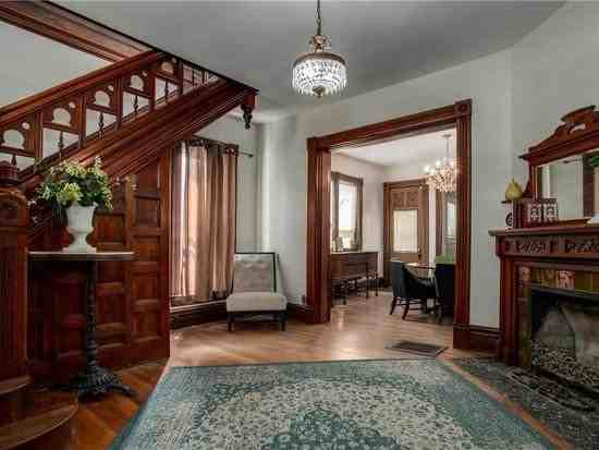 914 S Washington St - Photo 3 of 13
