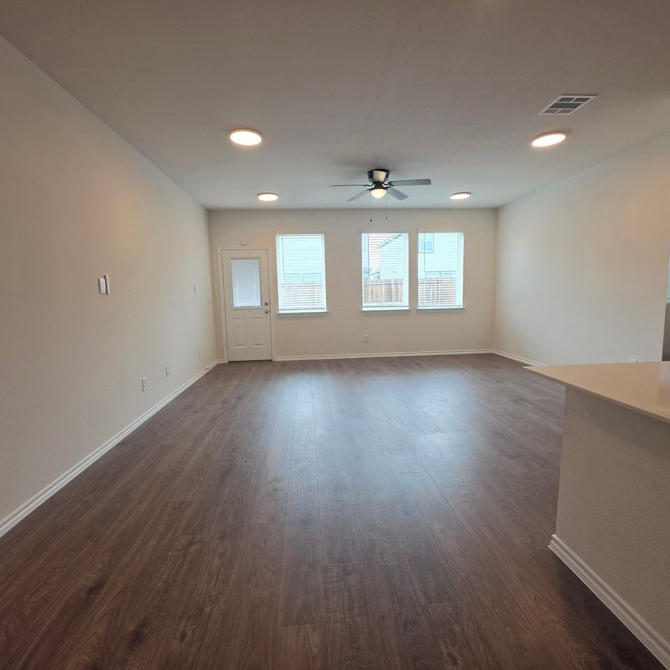6006 Holly Spring Rd - Photo 4 of 7