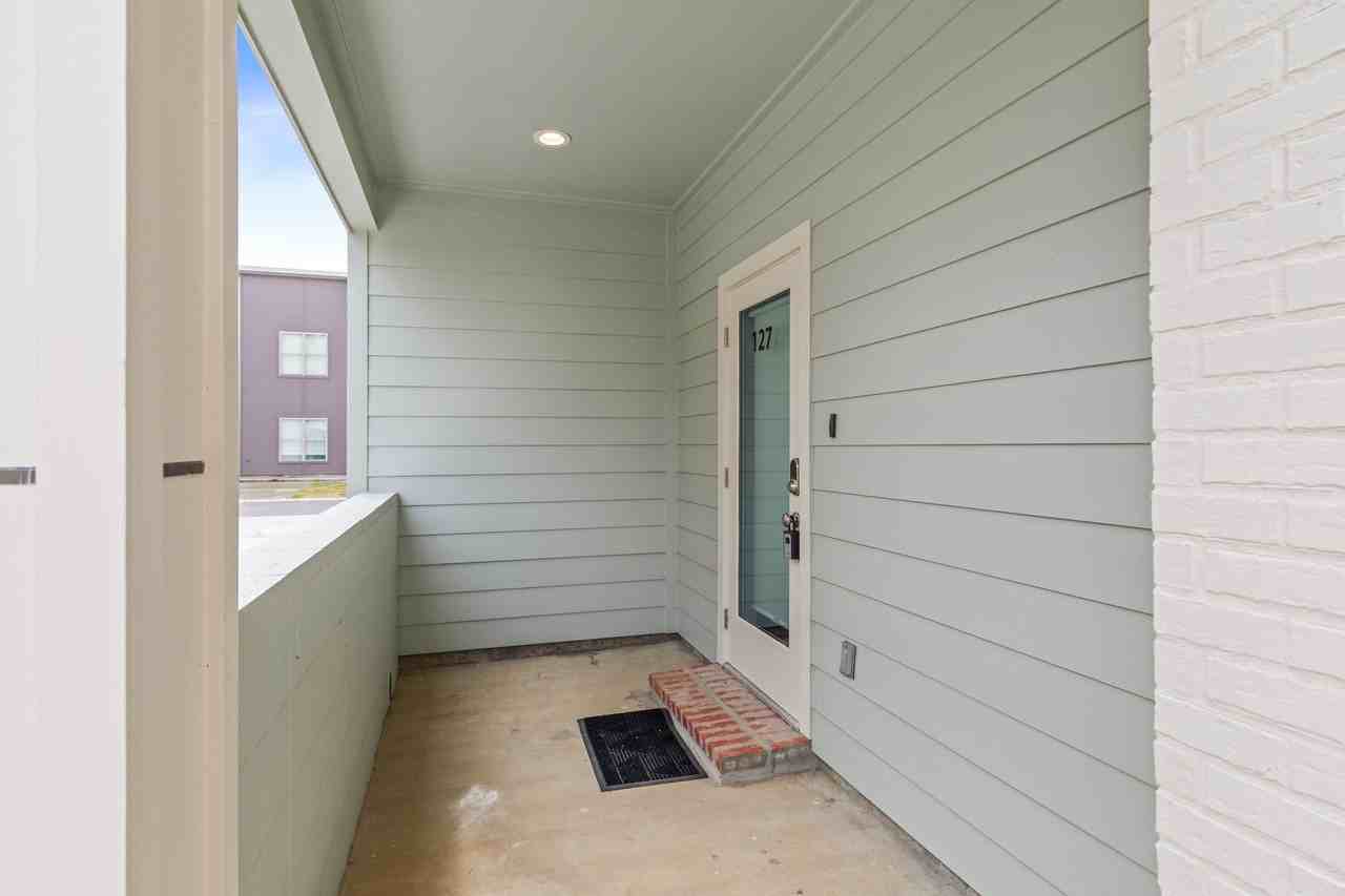 127 Spoonbill Drive - Photo 2 of 16