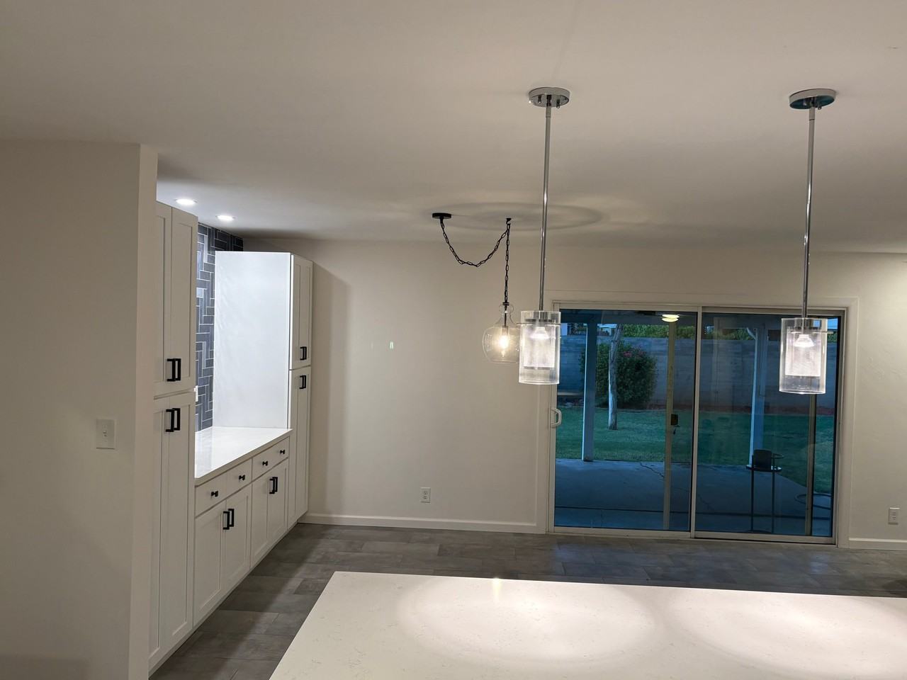 2216 W Pinchot Ave - Photo 6 of 16