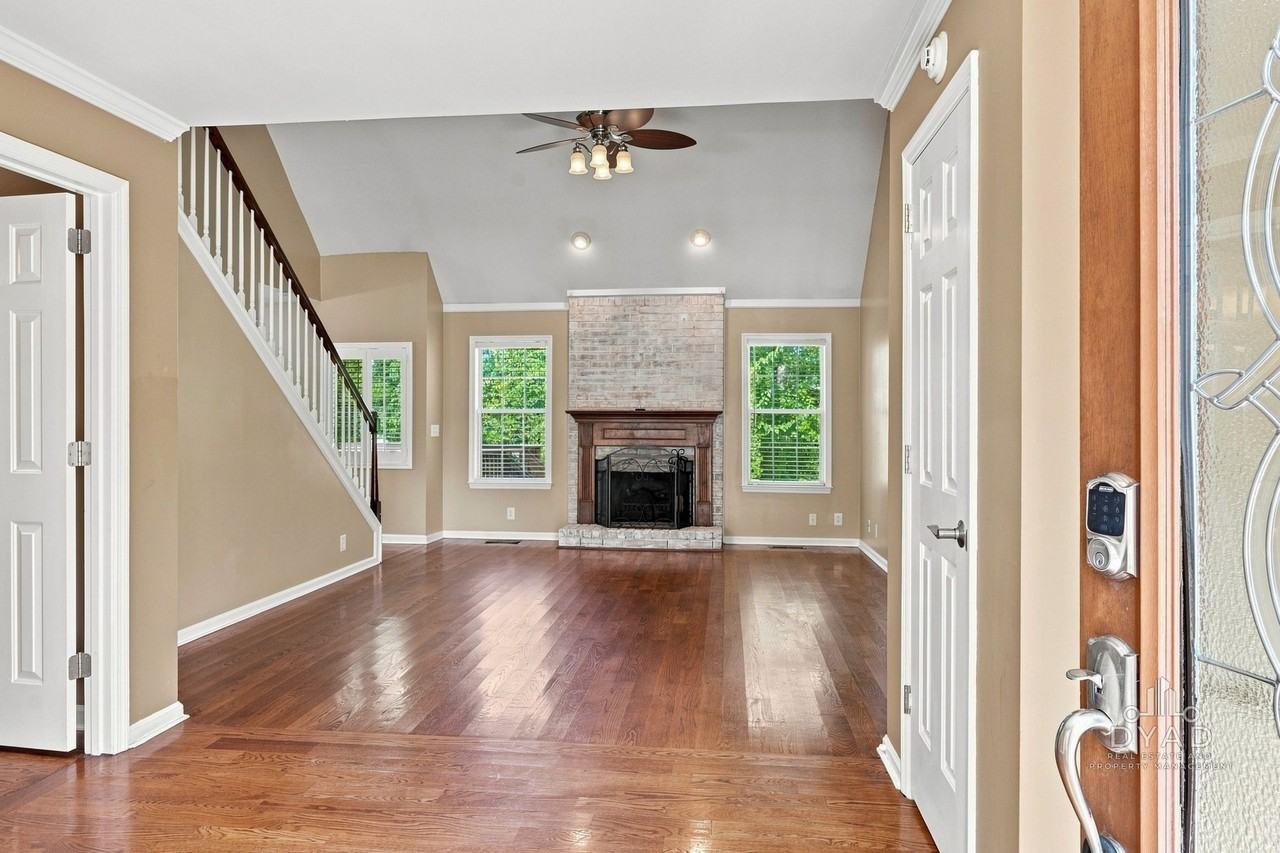 2908 Caymen Ct #1 - Photo 4 of 31