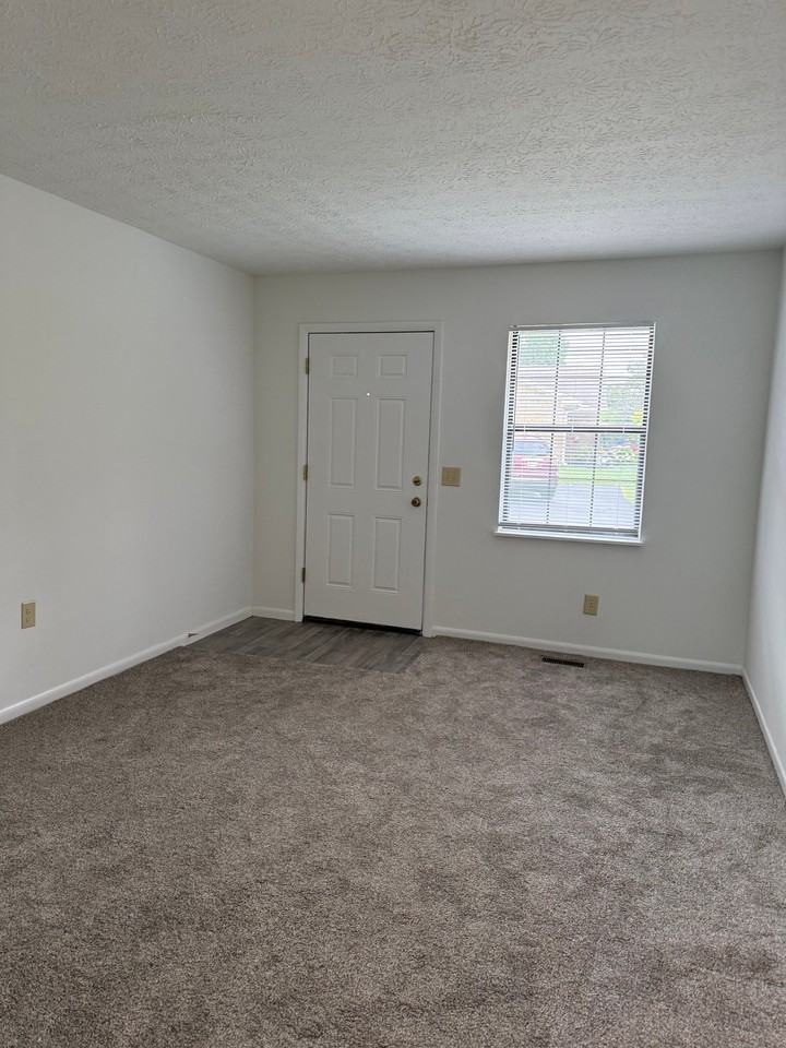 889 Peach Leaf Dr - Photo 4 of 10
