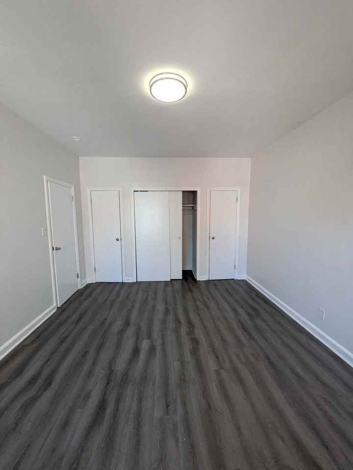824 Avenue E #B3 - Photo 5 of 8