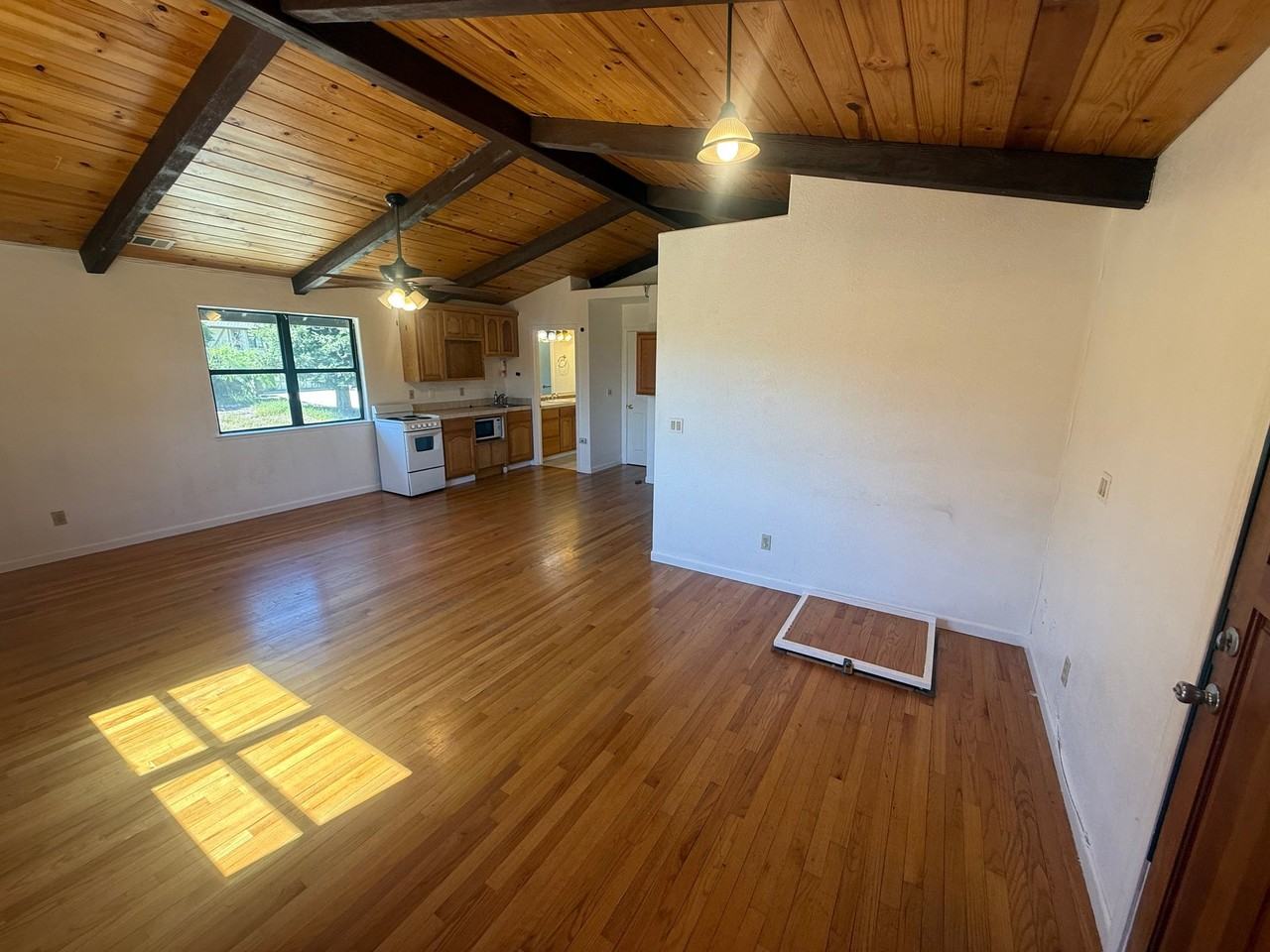 100 Baldwin Lake Cir - Photo 4 of 20