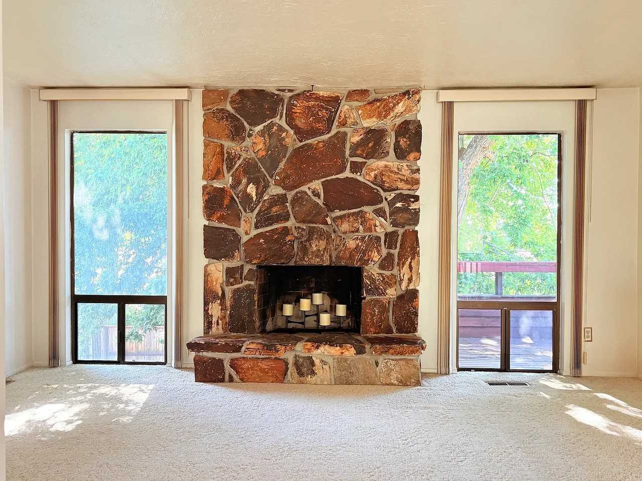 1167 N Deerfield Dr - Photo 2 of 20