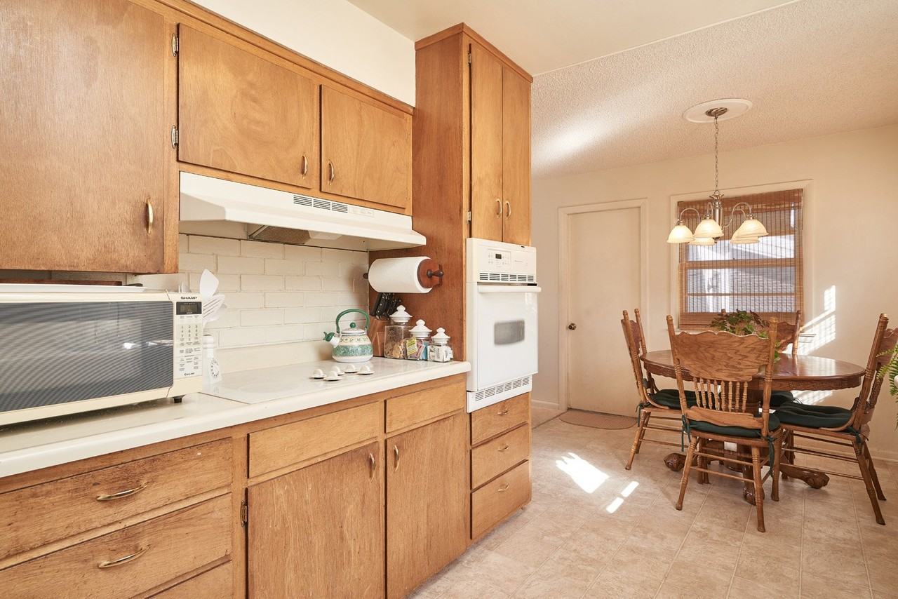 807 Shoshoni St - Photo 5 of 19