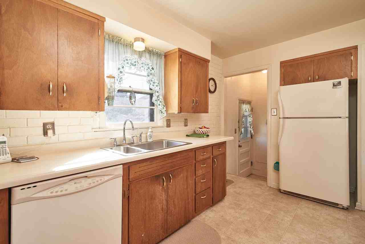 807 Shoshoni St - Photo 6 of 19