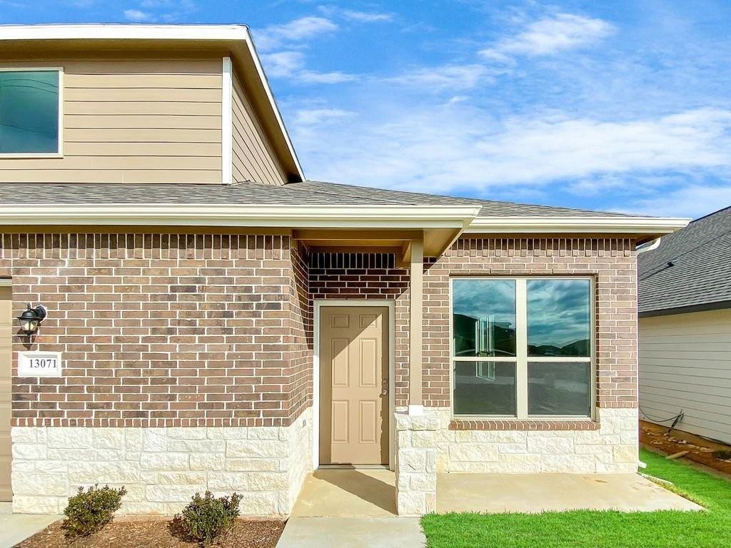 13071 Clearview Dr - Photo 4 of 16