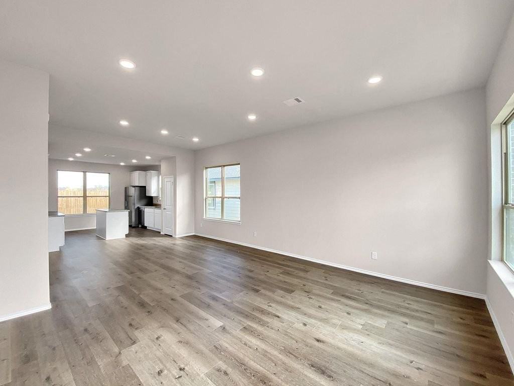 13071 Clearview Dr - Photo 6 of 16