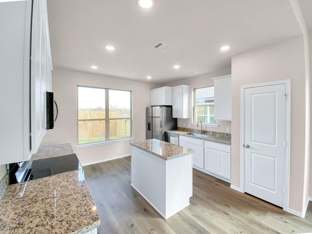 13071 Clearview Dr - Photo 7 of 16