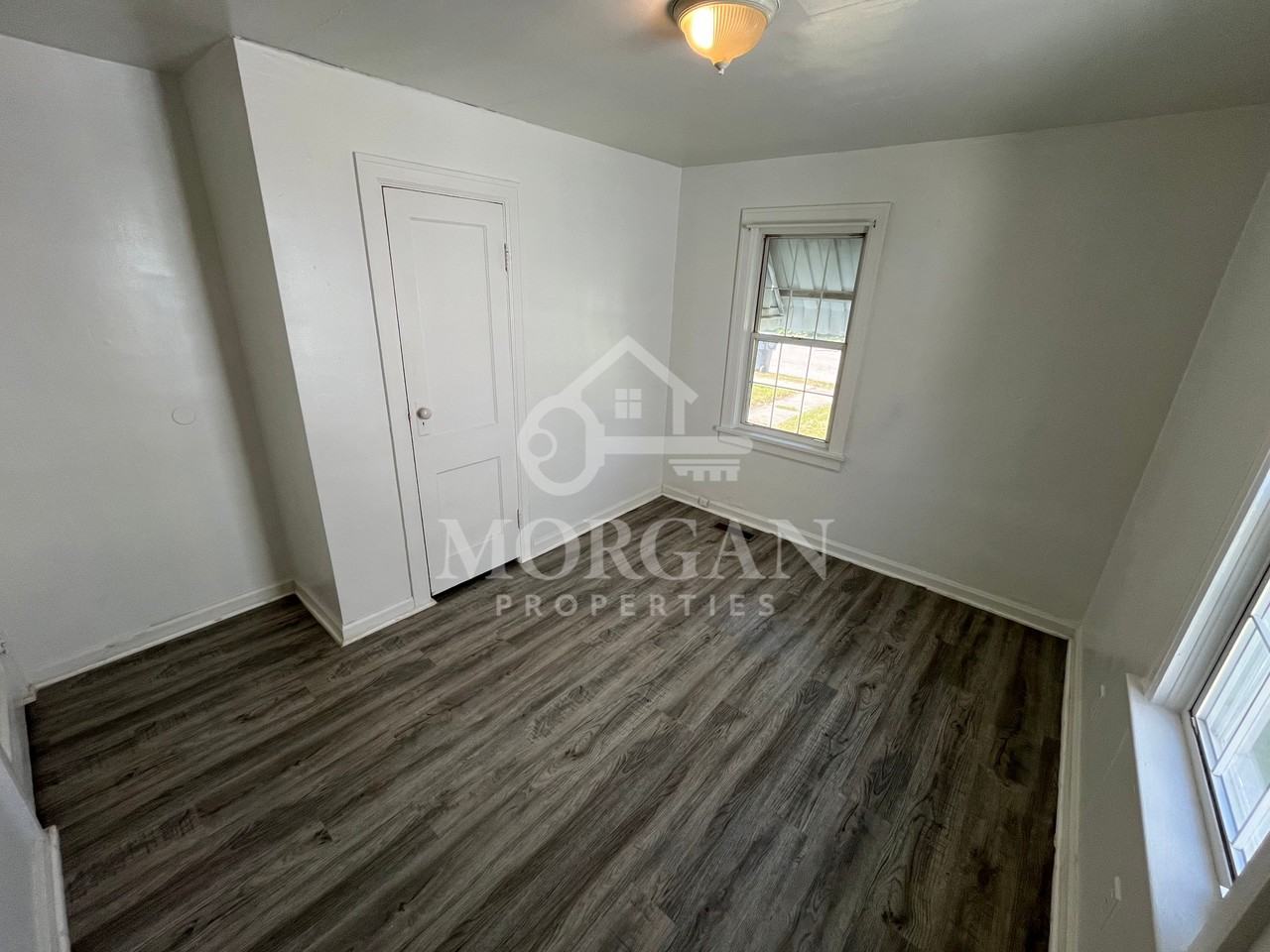 1501 E 31st St - Photo 5 of 7