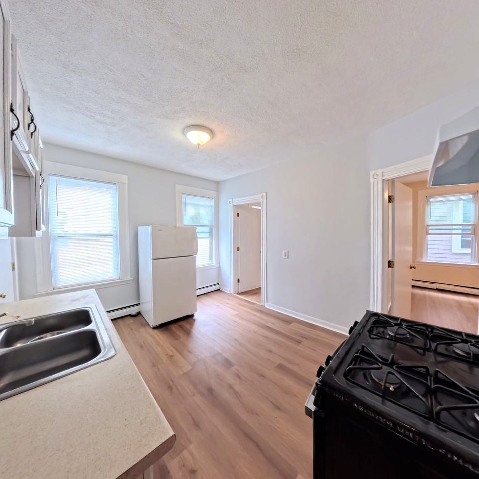 306 Prospect St #3