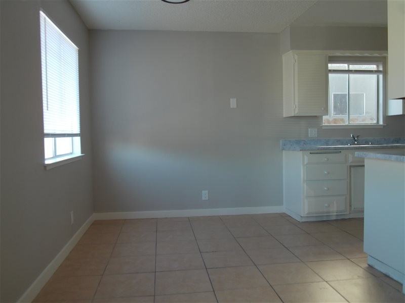 934 S Barrett Rd #1 - Photo 5 of 10