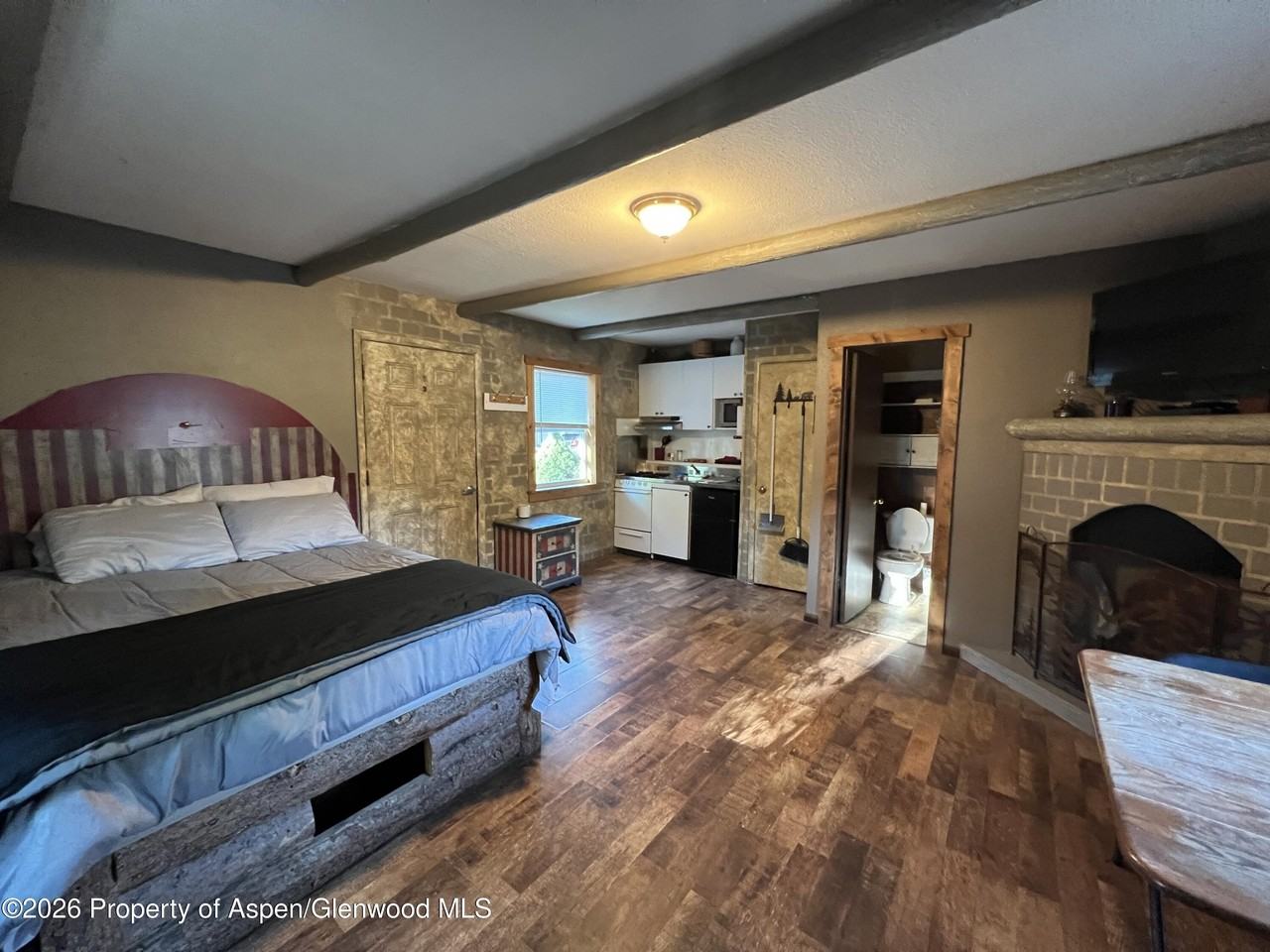 910 Yampa Ave #4 - Photo 2 of 7