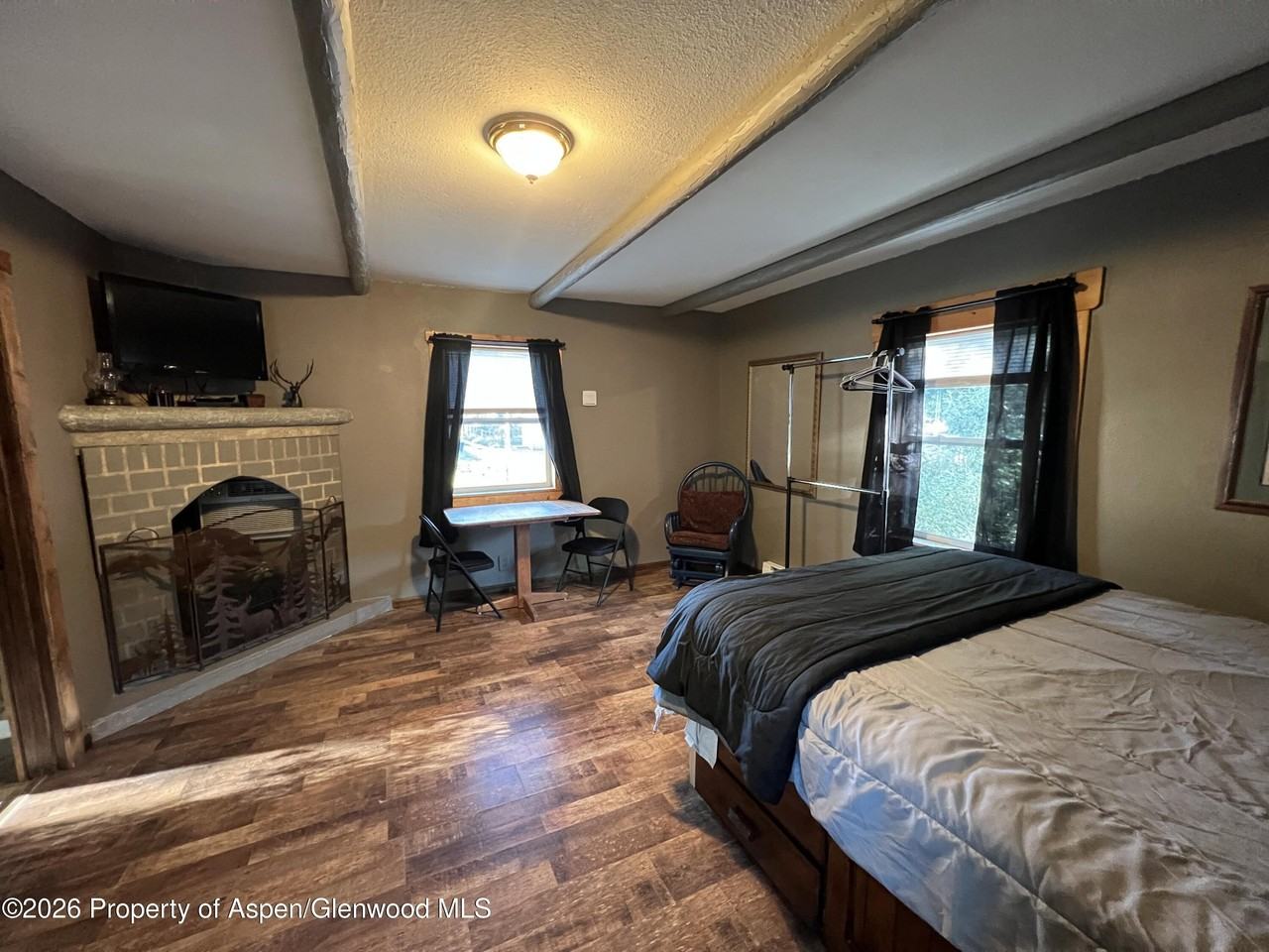 910 Yampa Ave #4 - Photo 3 of 7
