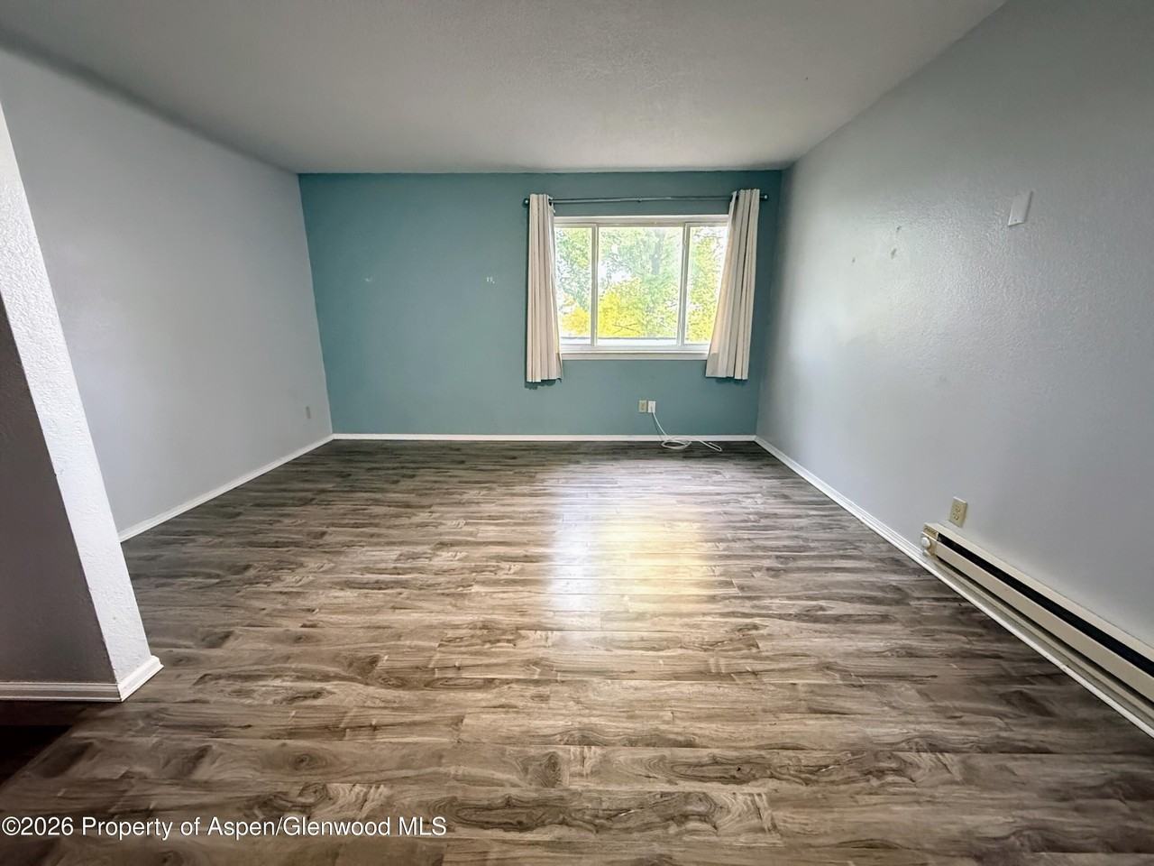 1012 E 7th St - Photo 2 of 11