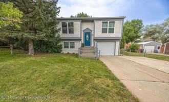 featured image of 821 Exmoor Rd