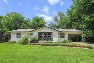2300 W Holly St - Photo 1 of 1