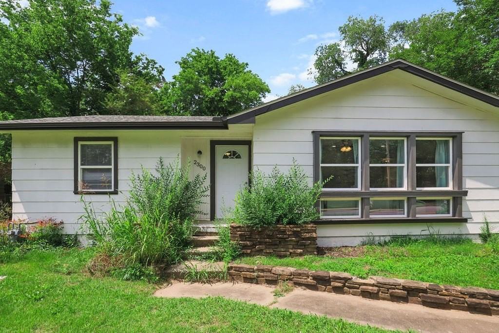 2300 W Holly St - Photo 4 of 28