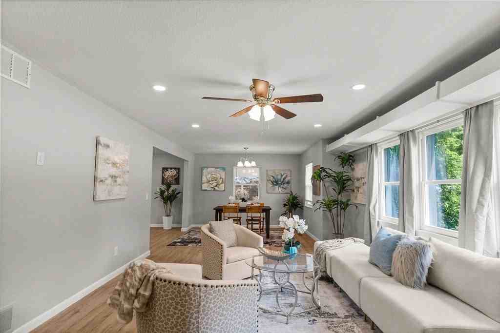 2300 W Holly St - Photo 5 of 28