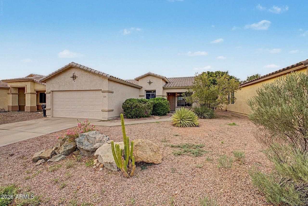 11532 W Cottonwood Ln - Photo 3 of 29