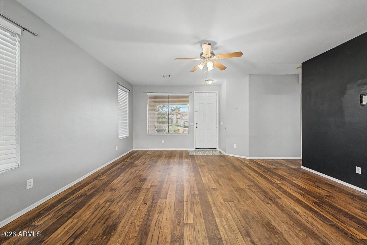 11532 W Cottonwood Ln - Photo 5 of 29