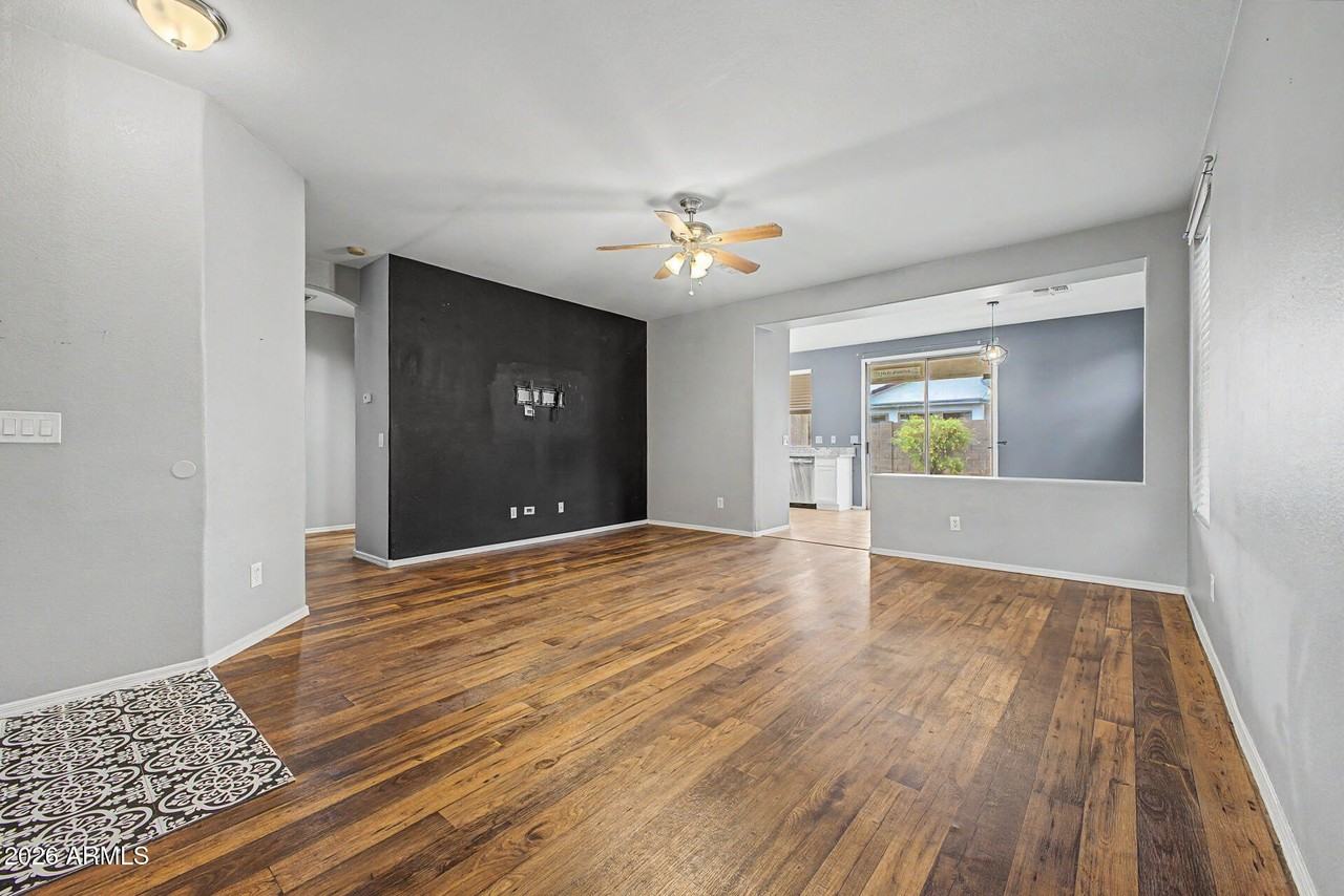 11532 W Cottonwood Ln - Photo 7 of 29